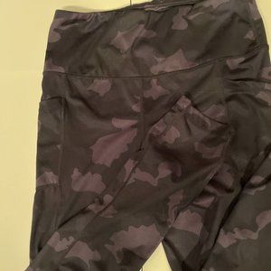 Camoflauge Leggings - 90 Degree by Reflex Size Large